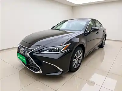Lexus ES 2020