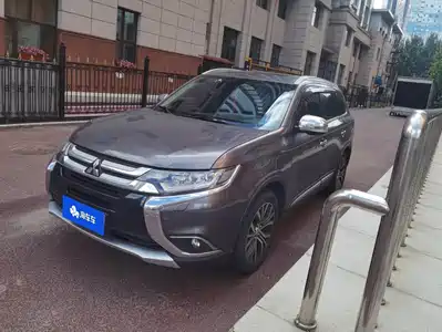 Mitsubishi Outlander 2016