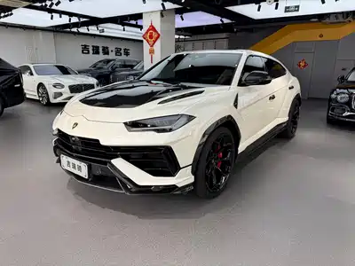 Lamborghini Urus 2024