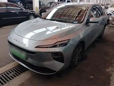 Roewe D6 2025