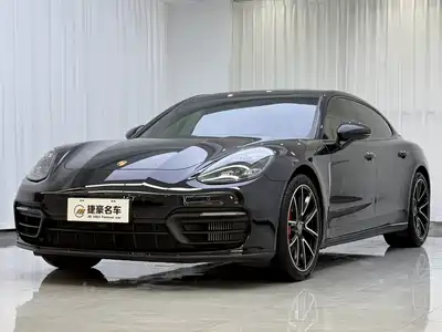 Porsche Panamera 2022
