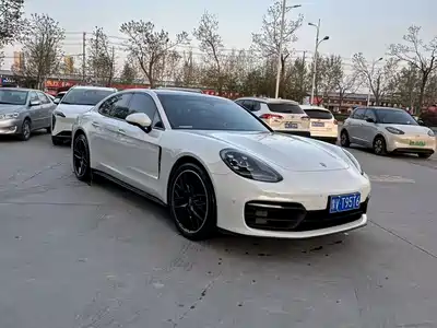 Porsche Panamera 2023