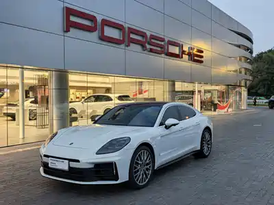Porsche Panamera 2025