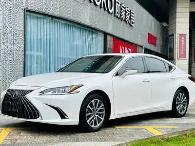Lexus ES 2023