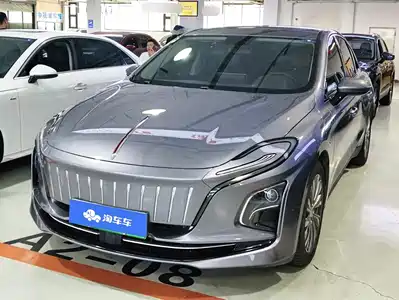 Hongqi E-QM5 2024