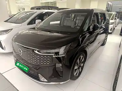 Volvo EM90 2024