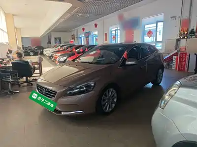 Volvo V40 2015