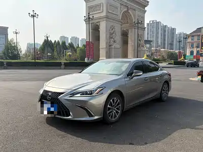 Lexus ES 2021