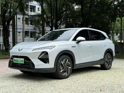 Wuling Motors Starlight S 2025