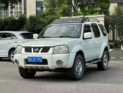 Nissan Paladin 2011