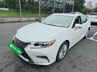 Lexus ES 2016