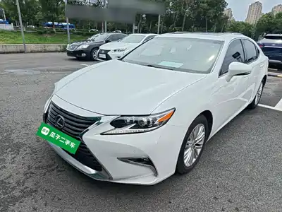 Lexus ES 2018