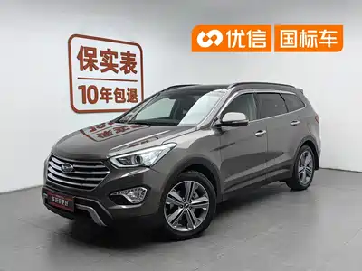 Hyundai Grand Santa Fe 2015