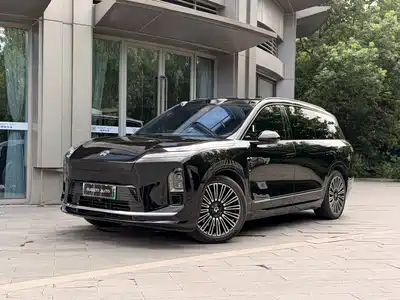 NIO ES8 2025