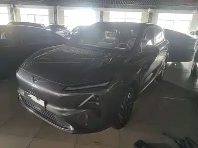 Wuling Motors Starlight S 2025