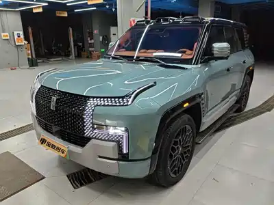 Yangwang U8 2024