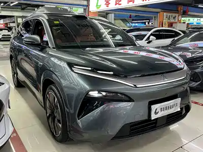 BYD Tang L 2025
