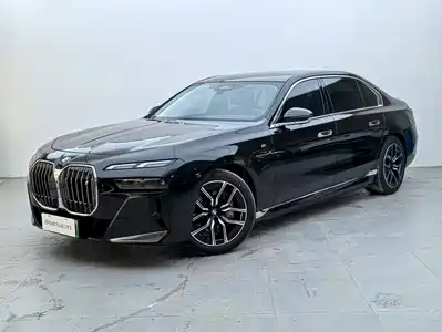 BMW i7 2025