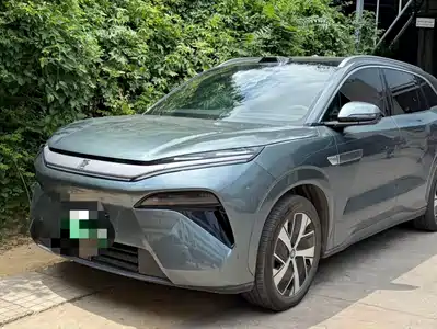 BYD Tang L 2025