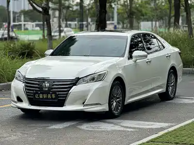 Toyota Crown 2017