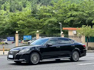Toyota Crown 2018