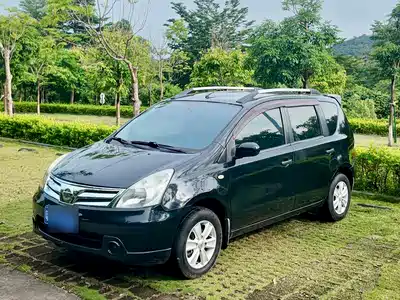 Nissan Livina 2011