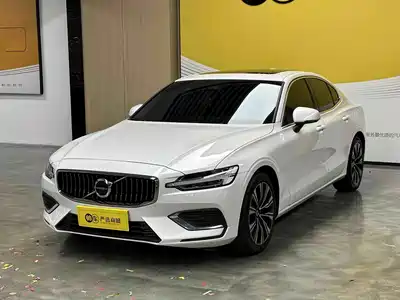 Volvo S60 2025