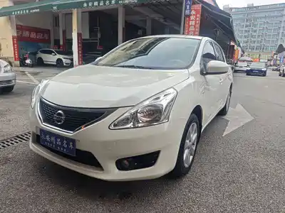 Nissan Tiida 2012