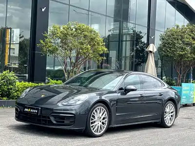 Porsche Panamera 2023