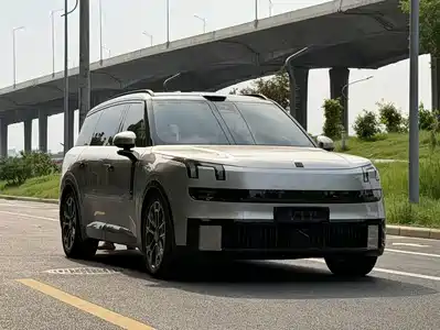 Lynk & Co 900 2025