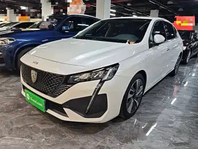 Peugeot 408 2022