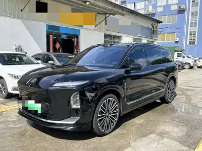 NIO ES8 2025