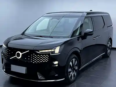 Volvo EM90 2024