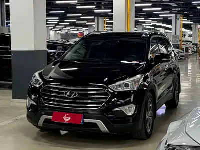 Hyundai Grand Santa Fe 2015