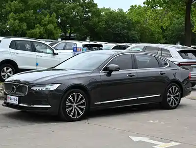 Volvo S90 Plug-in Hybrid 2021