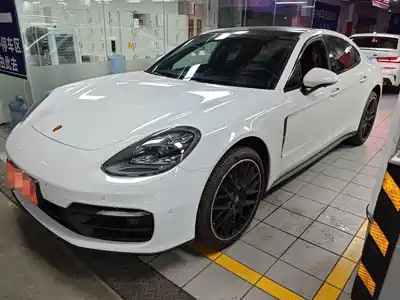 Porsche Panamera 2023