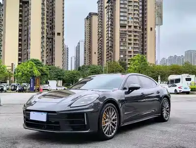 Porsche Panamera 2025