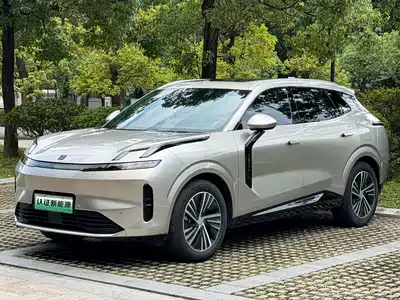 Lynk & Co 08 EM-P 2023