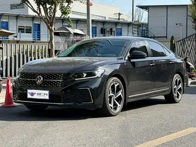 Volkswagen Passat 2025