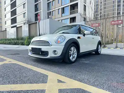 MINI CLUBMAN 2014