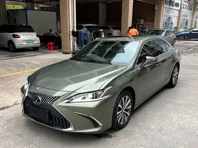 Lexus ES 2020
