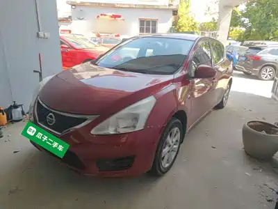 Nissan Tiida 2015