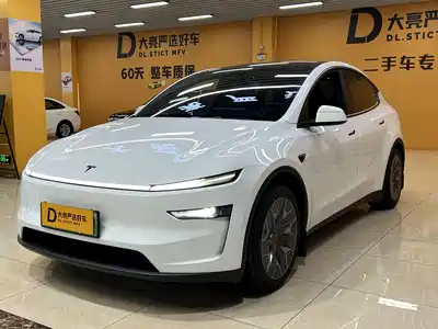 Tesla Model Y L 2026