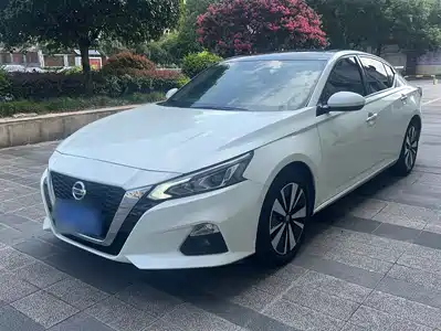 Nissan Teana 2022