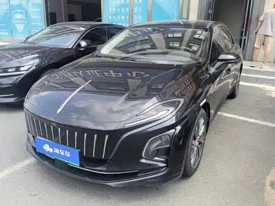 Hongqi E-QM5 2024
