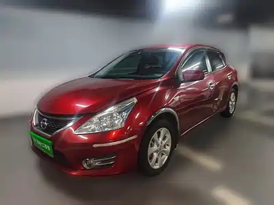 Nissan Tiida 2015