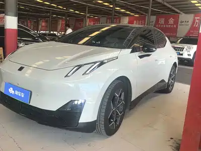 Lynk & Co Z20 2025