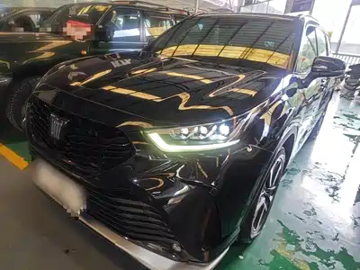 Toyota Crown Kluger 2022