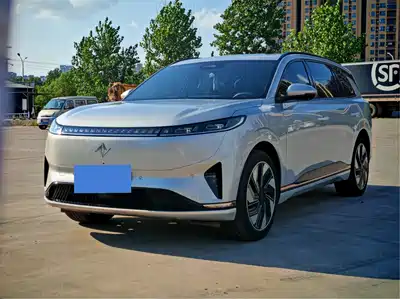 Dongfeng Yipai eπ008 2025