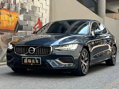 Volvo S60 2025